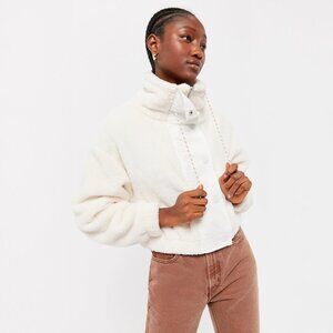 UO Teddy Fleece Cropped Jacket in Ivory - sz Medium